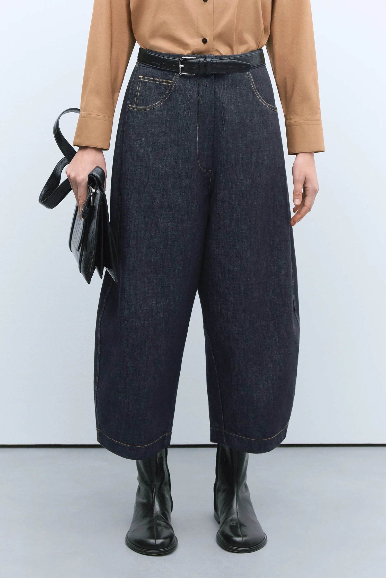 Cordera | Denim Curved pants - Black